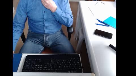 dutchpornking2 online show from October 29, 2025, 8:38 am