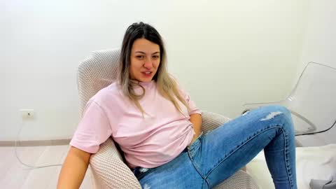 dayana online show from January 2, 2025, 2:33 am