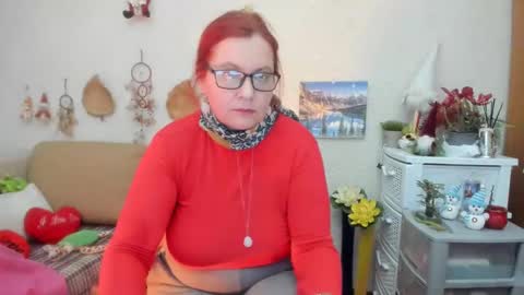 Snapshot of dyannelovee chatting on February 9, 2025, 2:07 pm Dyanne online show from February 9, 2025, 2:07 pm