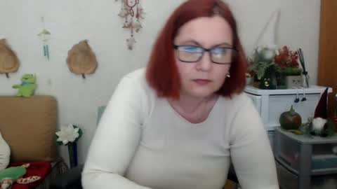 Snapshot of dyannelovee chatting on March 8, 2025, 4:17 pm Dyanne online show from March 8, 2025, 4:17 pm