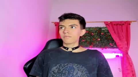 Snapshot of dylan_2005 chatting on October 3, 2025, 11:40 am Dylan online show from October 3, 2025, 11:40 am