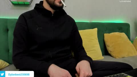 Snapshot of dylan_starxx chatting on November 19, 2025, 10:54 pm Dylan online show from November 19, 2025, 10:54 pm