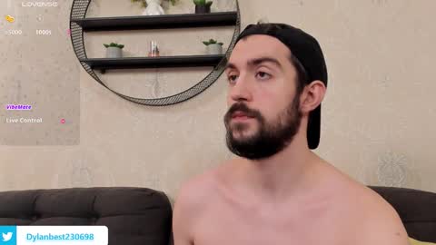 Snapshot of dylan_starxx chatting on December 18, 2025, 12:38 am Dylan online show from December 18, 2025, 12:38 am