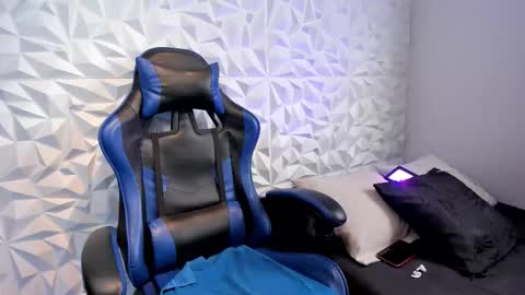 Dylan online show from October 25, 2025, 2:24 pm