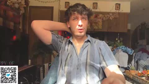 Dylan Daniel 7.8 online show from November 9, 2025, 5:44 pm