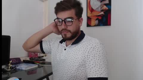 dylanhot10 online show from December 14, 2024, 8:18 pm