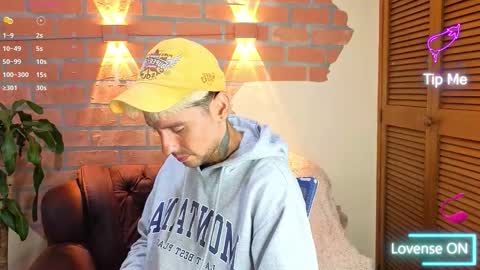 D Y L A N online show from October 21, 2025, 9:04 pm