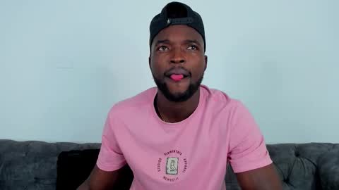 Snapshot of dylantaylor_1 chatting on October 27, 2025, 4:16 am Dylan Taylor online show from October 27, 2025, 4:16 am