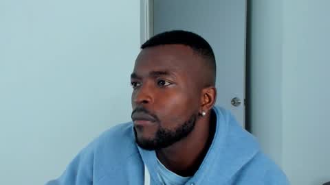 Snapshot of dylantaylor_1 chatting on November 2, 2025, 3:31 am Dylan Taylor online show from November 2, 2025, 3:31 am