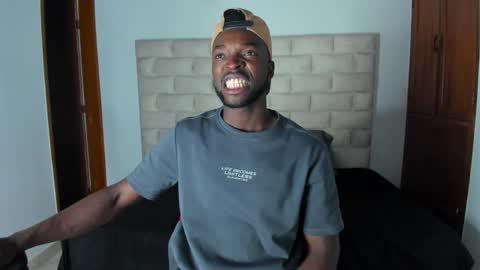 Snapshot of dylantaylor_1 chatting on November 6, 2025, 11:55 am Dylan Taylor online show from November 6, 2025, 11:55 am