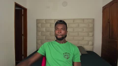 Snapshot of dylantaylor_1 chatting on November 18, 2025, 12:20 pm Dylan Taylor online show from November 18, 2025, 12:20 pm