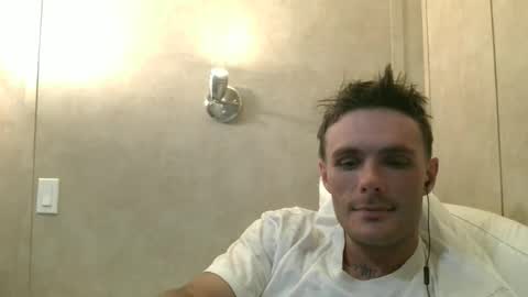 Snapshot of dylp400 chatting on December 28, 2024, 4:52 pm dylp400 online show from December 28, 2024, 4:52 pm