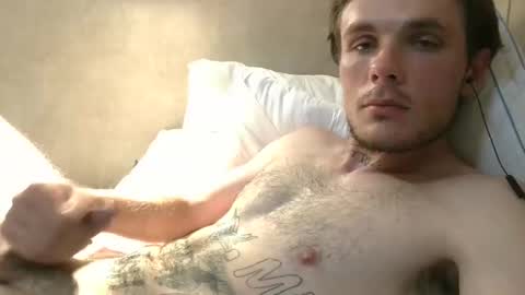 Snapshot of dylp400 chatting on February 19, 2025, 6:54 pm dylp400 online show from February 19, 2025, 6:54 pm