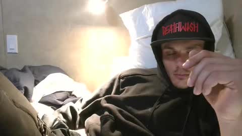 Snapshot of dylp400 chatting on February 21, 2025, 9:24 am dylp400 online show from February 21, 2025, 9:24 am