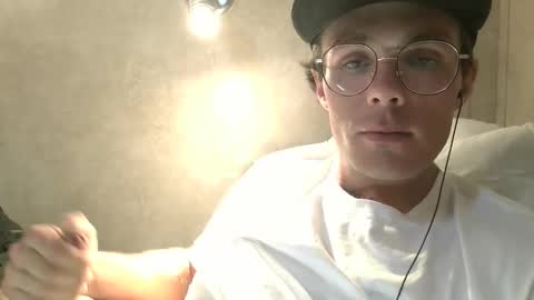 Snapshot of dylp400 chatting on February 28, 2025, 4:54 am dylp400 online show from February 28, 2025, 4:54 am