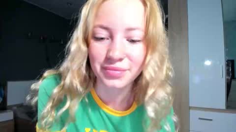 fansly - yourbestbaby online show from September 9, 2025, 4:23 am