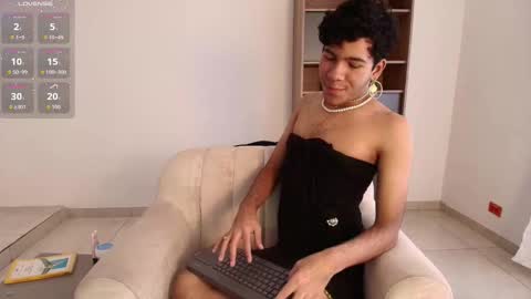 Snapshot of e_r_o_s_ chatting on November 16, 2025, 7:52 pm John online show from November 16, 2025, 7:52 pm