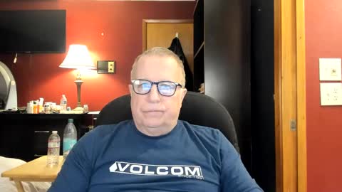 Snapshot of e_rectiom chatting on January 1, 2025, 2:31 pm Mr Wonderful online show from January 1, 2025, 2:31 pm