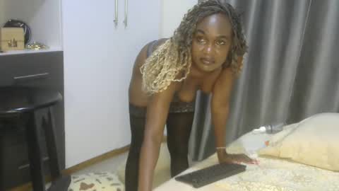 east_queen online show from January 9, 2025, 10:52 pm