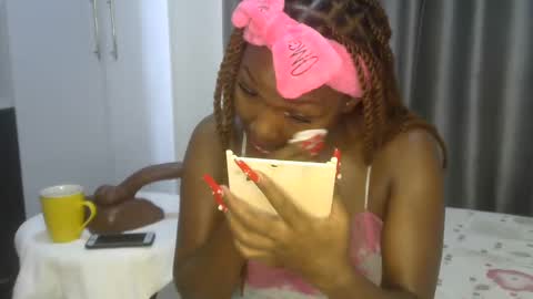 east_queen online show from March 2, 2025, 5:54 am