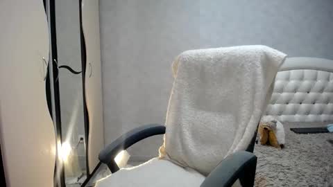 Linda online show from December 13, 2025, 7:53 pm