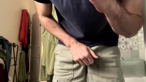 Snapshot of easyfrenchguy chatting on November 30, 2025, 1:26 pm French Guy online show from November 30, 2025, 1:26 pm