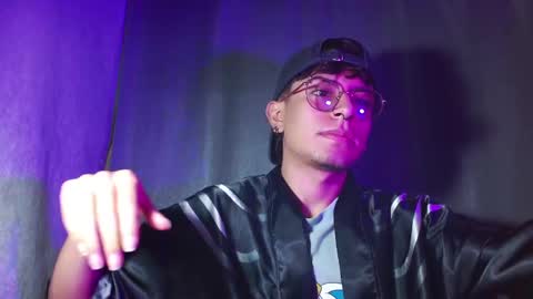 Snapshot of eather_luxury chatting on January 12, 2025, 8:57 pm eather_luxury online show from January 12, 2025, 8:57 pm