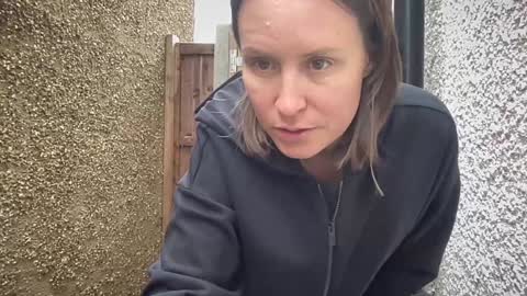 Nadia Ferreira  online show from October 8, 2025, 11:08 am