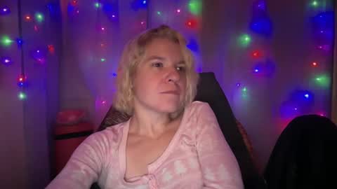 Snapshot of ebony8ivory chatting on October 7, 2025, 4:42 am americnbarbie online show from October 7, 2025, 4:42 am