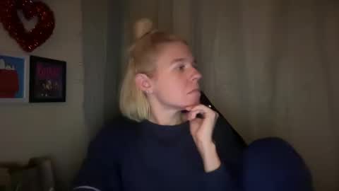 Snapshot of ebony8ivory chatting on October 11, 2025, 12:10 am americnbarbie online show from October 11, 2025, 12:10 am