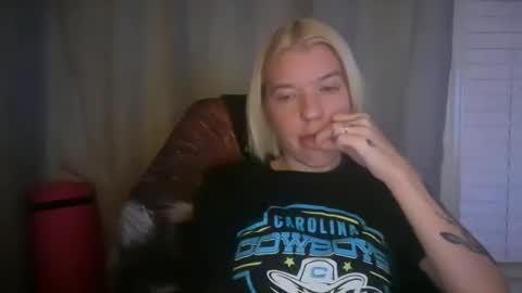 Snapshot of ebony8ivory chatting on October 16, 2025, 12:44 am americnbarbie online show from October 16, 2025, 12:44 am