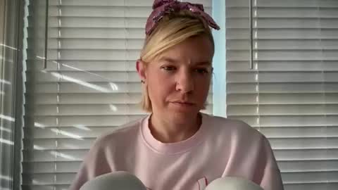 Snapshot of ebony8ivory chatting on October 31, 2025, 12:50 pm americnbarbie online show from October 31, 2025, 12:50 pm