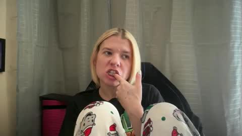 Snapshot of ebony8ivory chatting on November 7, 2025, 6:52 pm americnbarbie online show from November 7, 2025, 6:52 pm