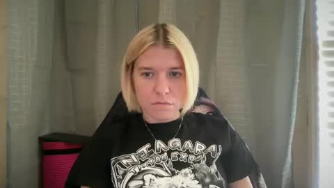 Snapshot of ebony8ivory chatting on November 8, 2025, 7:01 pm americnbarbie online show from November 8, 2025, 7:01 pm