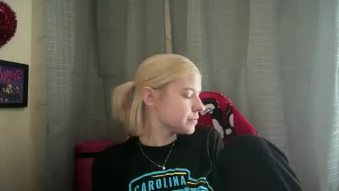 Snapshot of ebony8ivory chatting on November 19, 2025, 8:31 pm americnbarbie online show from November 19, 2025, 8:31 pm