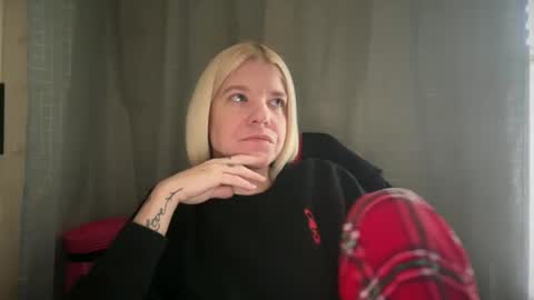 Snapshot of ebony8ivory chatting on December 14, 2025, 3:50 pm americnbarbie online show from December 14, 2025, 3:50 pm