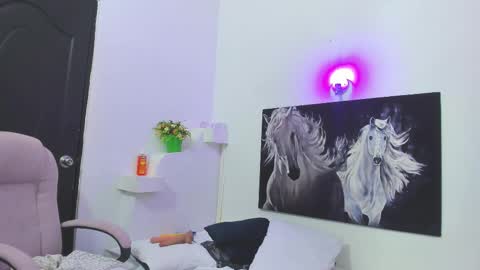 Snapshot of ebony_katterin chatting on February 18, 2025, 1:10 am ebony_katterin online show from February 18, 2025, 1:10 am