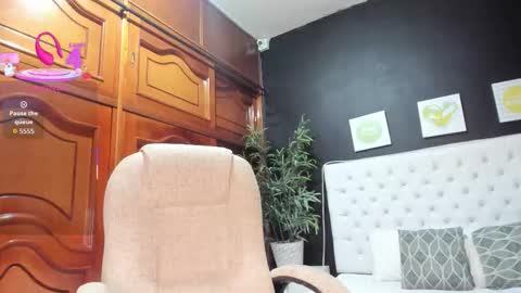 Snapshot of ebony_katterin chatting on September 19, 2025, 11:00 am ebony_katterin online show from September 19, 2025, 11:00 am