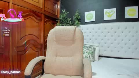 Snapshot of ebony_katterin chatting on October 12, 2025, 11:31 am ebony_katterin online show from October 12, 2025, 11:31 am