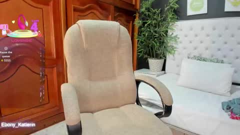 Snapshot of ebony_katterin chatting on October 15, 2025, 10:59 am ebony_katterin online show from October 15, 2025, 10:59 am