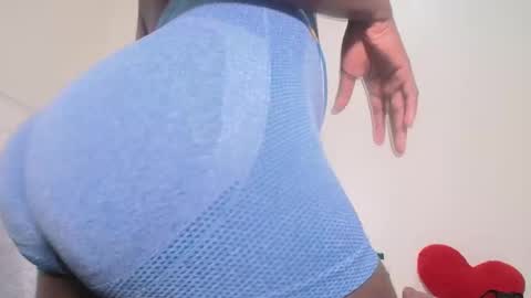 Snapshot of ebony_pearl69 chatting on October 14, 2025, 3:46 pm ebony_pearl69 online show from October 14, 2025, 3:46 pm