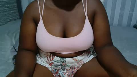 Snapshot of ebony_sabrina chatting on October 31, 2025, 7:20 am Sabrina online show from October 31, 2025, 7:20 am