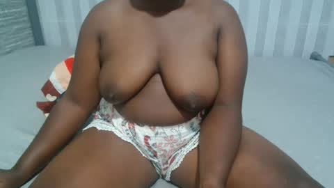 Snapshot of ebony_sabrina chatting on November 28, 2025, 8:44 pm Sabrina online show from November 28, 2025, 8:44 pm