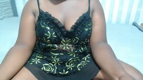 Snapshot of ebony_sabrina chatting on December 4, 2025, 7:11 pm Sabrina online show from December 4, 2025, 7:11 pm