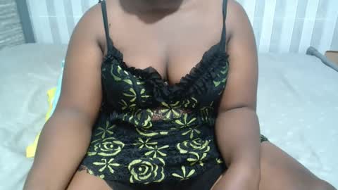 Snapshot of ebony_sabrina chatting on December 5, 2025, 7:39 am Sabrina online show from December 5, 2025, 7:39 am