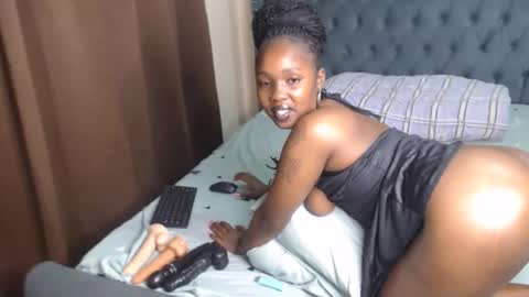 Snapshot of ebony_sappire chatting on September 29, 2025, 2:06 am Sappire Gold online show from September 29, 2025, 2:06 am