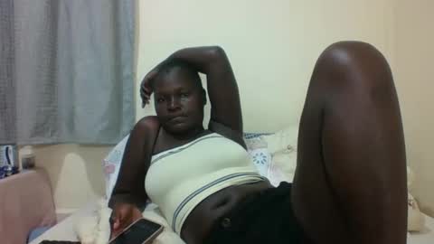 Snapshot of ebonyblack28 chatting on September 16, 2025, 9:38 pm MELVINE online show from September 16, 2025, 9:38 pm