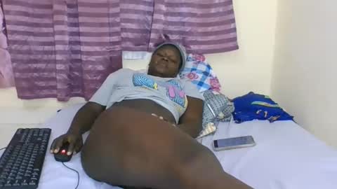 Snapshot of ebonyblack28 chatting on October 18, 2025, 6:05 am MELVINE online show from October 18, 2025, 6:05 am