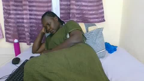 Snapshot of ebonyblack28 chatting on November 10, 2025, 9:52 am MELVINE online show from November 10, 2025, 9:52 am