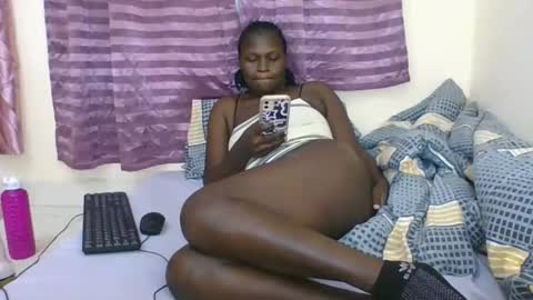 Snapshot of ebonyblack28 chatting on November 22, 2025, 11:59 pm MELVINE online show from November 22, 2025, 11:59 pm